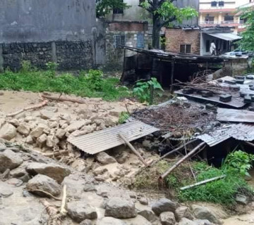 पहिरोको प्रकोप : बुटवलको ज्योतिनगरका एक दर्जन घरमा क्षति